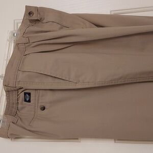 NWT DOCKERS SLACKS Khakis Classic Fit 40X32